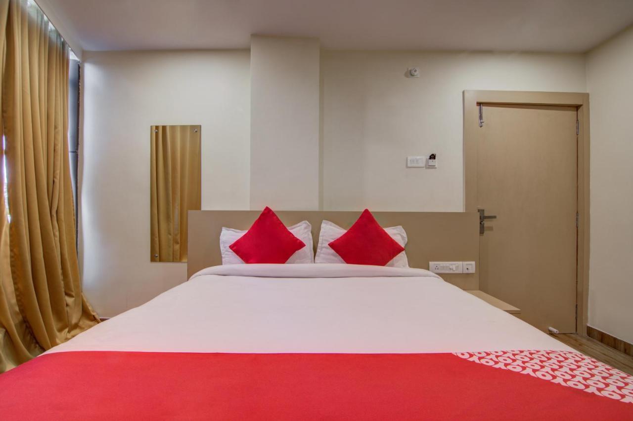 Oyo 12736 Skylawn Hotel Jamshedpur Exterior photo